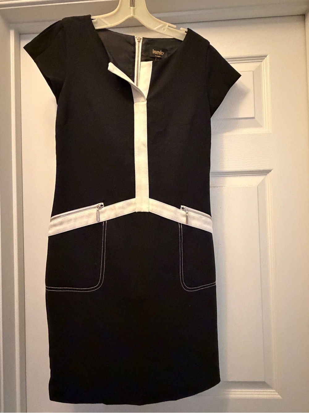 Laundry By Shelli Segal Black with White Trim Cap-Sleeve Sheath Dress